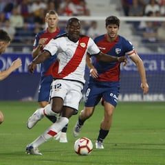 Imbula estropea la fiesta de estreno de El Alcoraz