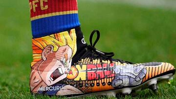 El futbolista maliense Bakary Sako, durante su etapa en el Crystal Palace 2015-19, nos deleit¨® hace alg¨²n tiempo con unas botas con motivos de ?Dragon Ball? y la presencia de Goku en ellas.