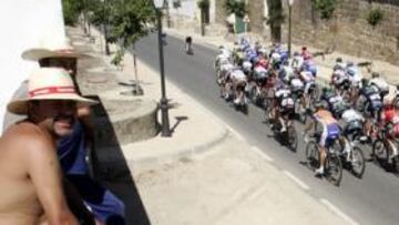 <b>MOVIDA. </b>Aunque la imagen lo sugiera, la etapa estuvo lejos de ser tranquila. Cortes de pelotón al inicio y ofensiva final del Liquigas que aúpa a Vincenzo Nibali.