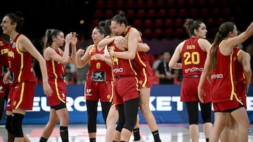 Los jugadoras de la Selección celebran el pase a la final del Eurobasket 2025 tras doblegar a Francia.