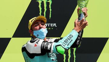 Brno (Czech Republic), 09/08/2020.- Italian Moto3 rider Dennis Foggia of Leopard Racing team celebrates on the podium after winning the Moto3 race of the Motorcycling Grand Prix of the Czech Republic at Masaryk circuit in Brno, Czech Republic, 09 August 2020. (Motociclismo, Ciclismo, Rep&uacute;blica Checa) EFE/EPA/MARTIN DIVISEK