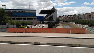 Pancarta que ha aparecido en el Calder&oacute;n.