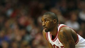 Chicago Bulls guard Ben Gordon waits for play to resume against the Atlanta Hawks on Nov. 27, 2007, at the United Center in Chicago. (Nuccio DiNuzzo/Chicago Tribune/Tribune News Service via Getty Images)