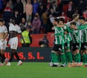 El Betis se dispara y el Sevilla se despeña