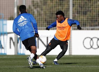 Vinicius vuelve en pleno atasco