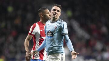 Iago Aspas abre los brazos durante el partido contra el Atl&eacute;tico.
 
  