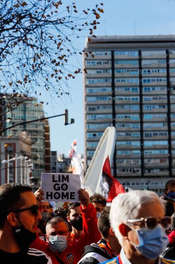 La manifestación de Valencia contra Lim, en imágenes