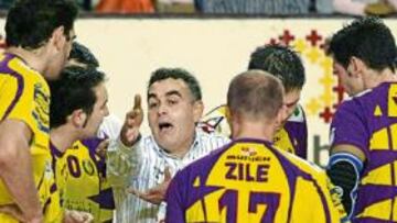 <b>ORDEN. </b>Pastor necesita a un Valladolid centrado en el partido.
