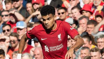 Liverpool (United Kingdom), 27/08/2022.- Liverpool's Luis Diaz in action during the English Premier League soccer match between Liverpool and Bournemouth at Anfield in Liverpool, Britain, 27 August 2022. (Reino Unido) EFE/EPA/PETER POWELL EDITORIAL USE ONLY. No use with unauthorized audio, video, data, fixture lists, club/league logos or 'live' services. Online in-match use limited to 120 images, no video emulation. No use in betting, games or single club/league/player publications