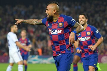 Vidal, a pase de Messi, marcó el 2-1.