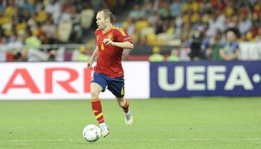 L'?quipe: Platini, el mejor de la historia en las Eurocopas; Xavi 3?, Iniesta 4? y Torres el 7?