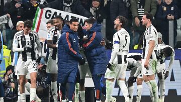 Turin (Italy), 18/01/2025.- Players of Juventus celebrate the 1-0 goal during the Italian Serie A soccer match between Juventus FC and AC Milan, in Turin, Italy, 18 January 2025. (Italia) EFE/EPA/ALESSANDRO DI MARCO