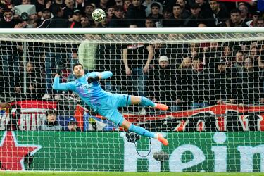 Vuelo del guardameta del Real Madrid, Thibaut Courtois.