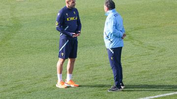 23/02/23 
ENTRENAMIENTO DEL CADIZ 
NEGREDO CON SERGIO GONZALEZ