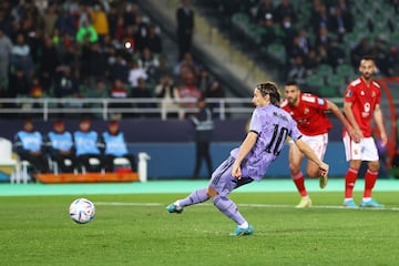 El mediocentro croata erró el disparo que habría supuesto el 1-3 en el marcador. Mohamed El-Shenawy adivinó a dónde iba a ir el balón y evitó el gol madridista.