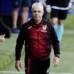 Aficionados del Leganés despidieron con aplausos a Javier Aguirre