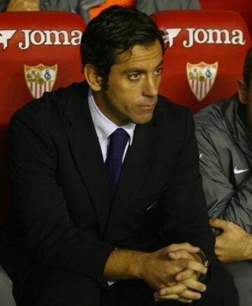 El S¨¢nchez Pizju¨¢n fue la tumba de Quique S¨¢nchez Flores en el Valencia. En la jornada 9 del curso 2007-08, el Valencia cay¨® derrotado (3-0) en Sevilla. El club le destituy¨® fulminantemente a pesar de ser cuarto en Liga, en esos momentos. Fue el principio de una temporada aciaga, aunque se consigui¨® el t¨ªtulo de Copa, con Koeman.