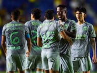 América celebrando un gol.