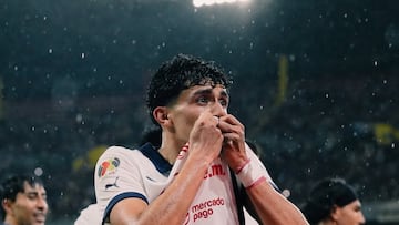 Creció como americanista, pero hoy ya besa el escudo de Chivas