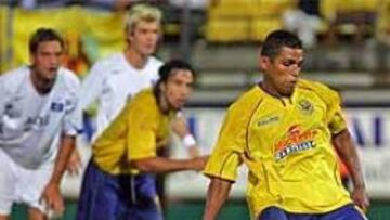 <b>GOLEADOR.</B> El Villarreal no ha querido dejar marchar a su mejor y más efectivo delantero.