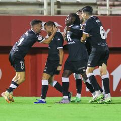 Artiles pone líder al Hércules
