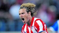 El Madrid duda si ir por Forlán o por Villa