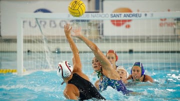 Semifinal de la Copa de la Reina de waterpolo entre Matar&oacute; y Mediterrani.