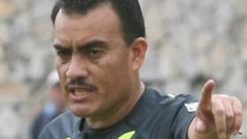 El colegiado Carlos Batres, de Guatelama, dirigirá el Paraguay-España en cuartos de final.