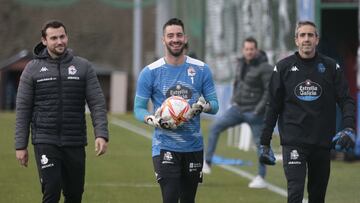 Ian Mackay empezó a trabajar en el césped tras su lesión de tobillo.