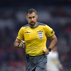 Así es Mario Escobar, el árbitro del México-Jamaica de Copa Oro