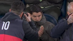 La cámara se fue directa a por Brahim cuando La Cerámica homenajeaba a Gueye: vean su reacción