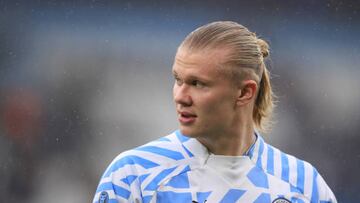 MANCHESTER, ENGLAND - NOVEMBER 05: Erling Haaland of Manchester City looks on before the Premier League match between Manchester City and Fulham FC at Etihad Stadium on November 5, 2022 in Manchester, United Kingdom. (Photo by Simon Stacpoole/Offside/Offside via Getty Images)