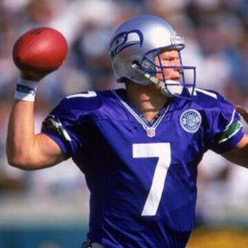 El quarterback debutó en la NFL con los Seahawks, equipo con el que jugó en playoffs.