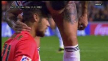 Neymar, con Otamendi.