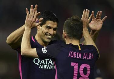 Jordi Alba asks Fàbregas and Pedro for lowdown on Chelsea