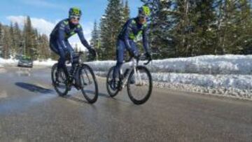 Alejandro Valverde y Andrey Amador, en plena ascensi&oacute;n a los Dolomitas durante su reconocimiento del recorrido del Giro de Italia 2016.