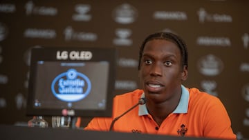 El centrocampista Ilaix Moriba, durante su presentación como nuevo jugador del Celta.