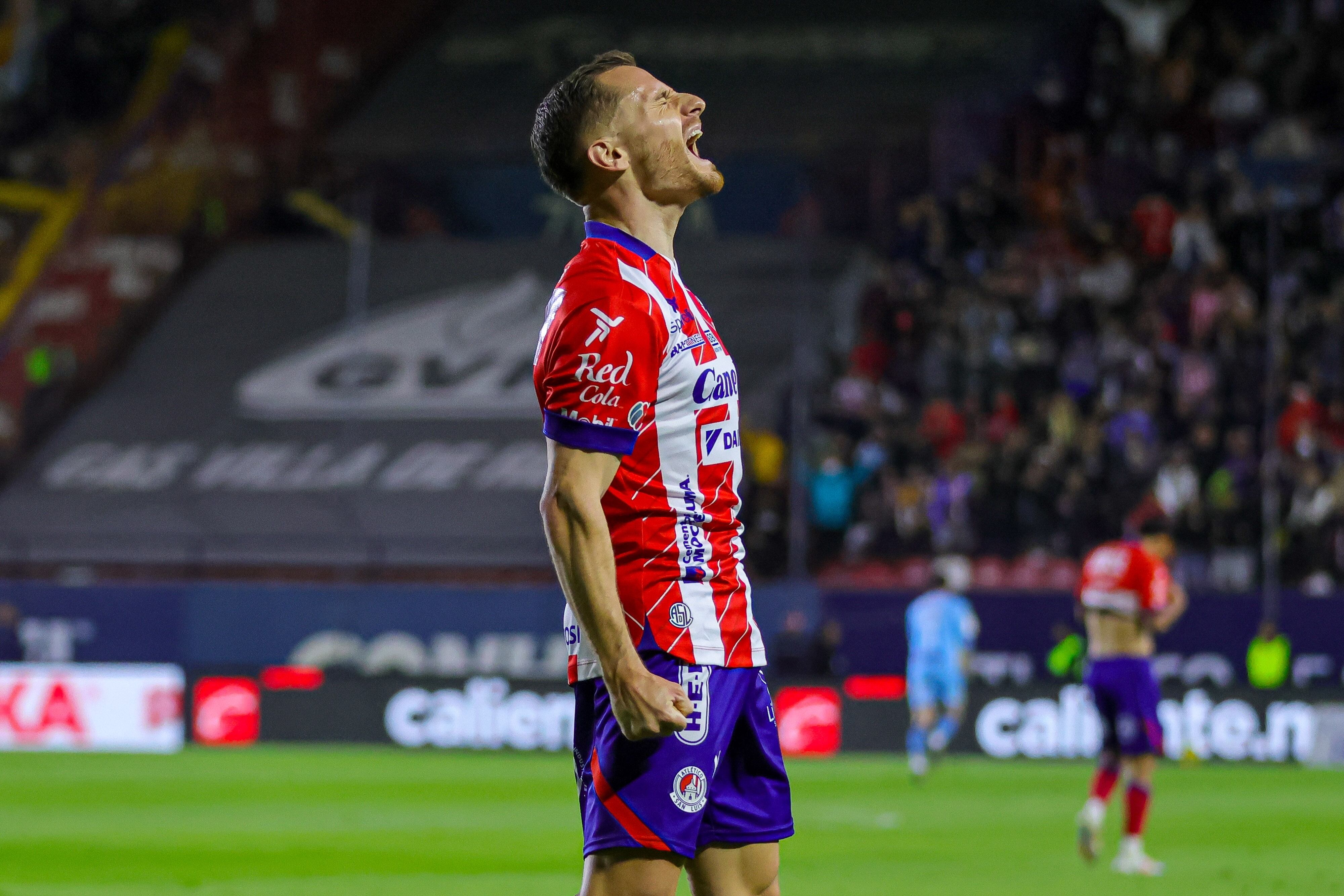 Sebastien Salles-Lamonge celebrate this goal 2-1 of San Luis during the 7th round match between Atletico de San Luis and Leon as part of the Liga BBVA MX, Torneo Clausura 2025 at Alfonso Lastras Stadium, on February 16, 2025 in San Luis Potosi, Mexico.