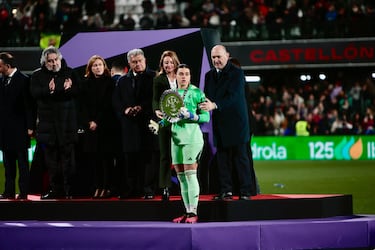 La portera del Real Madrid, Misa.