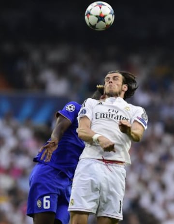 Lichtsteiner y Gareth Bale.