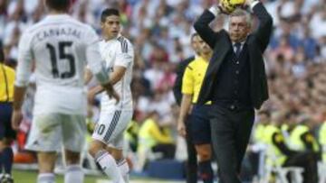 Ancelotti, durante el partido ante el Barcelona.