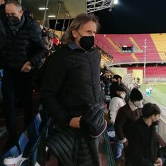 Lapadula, observado por Gareca