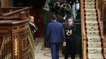El presidente del Gobierno, pedro S芍nchez, durante una sesi車n de control al Gobierno, en el Congreso de los Diputados, a 24 de abril de 2024, en Madrid (Espa?a). Durante la sesi車n de control, se han abordado cuestiones relacionadas con el aumento del precio de la vivienda, la renta b芍sica de las comunidades aut車nomas y las pensiones no contributivas, y la solicitud por parte de ERC de una financiaci車n justa para todas las comunidades aut車nomas, entre otros. Por otra parte, el presidente del Gobierno se ha pronunciado tras la noticia de la investigaci車n judicial a su esposa por presunto tr芍fico de influencias y corrupci車n en los negocios.
24 ABRIL 2024;MADRID;CONGRESO DE LOS DIPUTADOS;SESION DE CONTROL
Jes迆s Hell赤n / Europa Press
24/04/2024