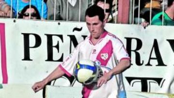 <b>CONTROL. </b>Collantes controla el esférico en el partido ante el Celta.