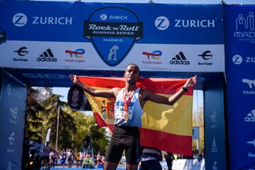 La maratón de Madrid ha vuelto con la Rock ‘n’ Roll Madrid Maratón. El etíope Godana Gemeda y la keniana Siranesh Yirga han sido los ganadores de la prueba. 