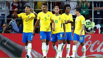 Soccer Football - World Cup - Group E - Serbia vs Brazil - Spartak Stadium, Moscow, Russia - June 27, 2018 Brazil's Thiago Silva celebrates with team mates after scoring their second goal REUTERS/Axel Schmidt