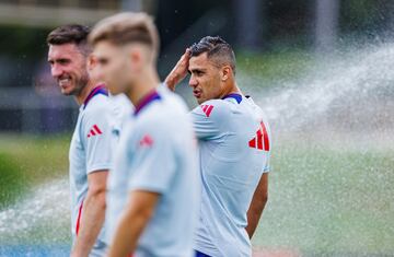 Rodri se refresca debido a las altas temperaturas sufridas en la capital española.