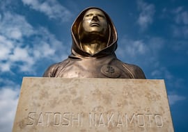 La misteriosa desaparición de Satoshi, el creador de Bitcoin que dejó una fortuna sin gastar desde 2010: “He pasado a otras cosas”