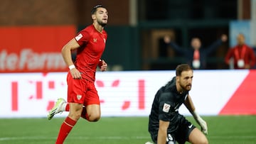 Rafa Mir, tras anotarle un gol al Atlético.