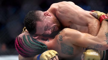 LAS VEGAS, NEVADA - SEPTEMBER 14: (L-R) Sean O�Malley of the United States fights Merab Dvalishvili of Georgia for the bantamweight title during UFC 306: Riyadh Season Noche at Sphere on September 14, 2024 in Las Vegas, Nevada. Christian Petersen/Getty Images/AFP (Photo by Christian Petersen / GETTY IMAGES NORTH AMERICA / Getty Images via AFP)